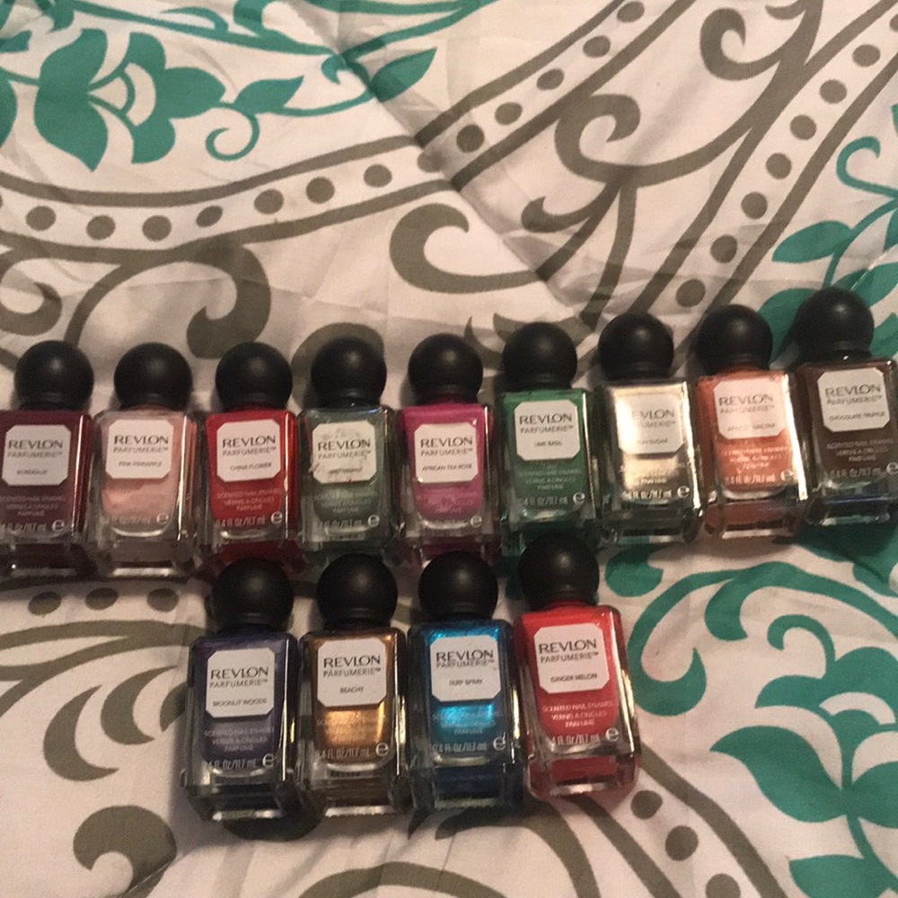 Brand new Revlon Parfumerie Nail Polish 13